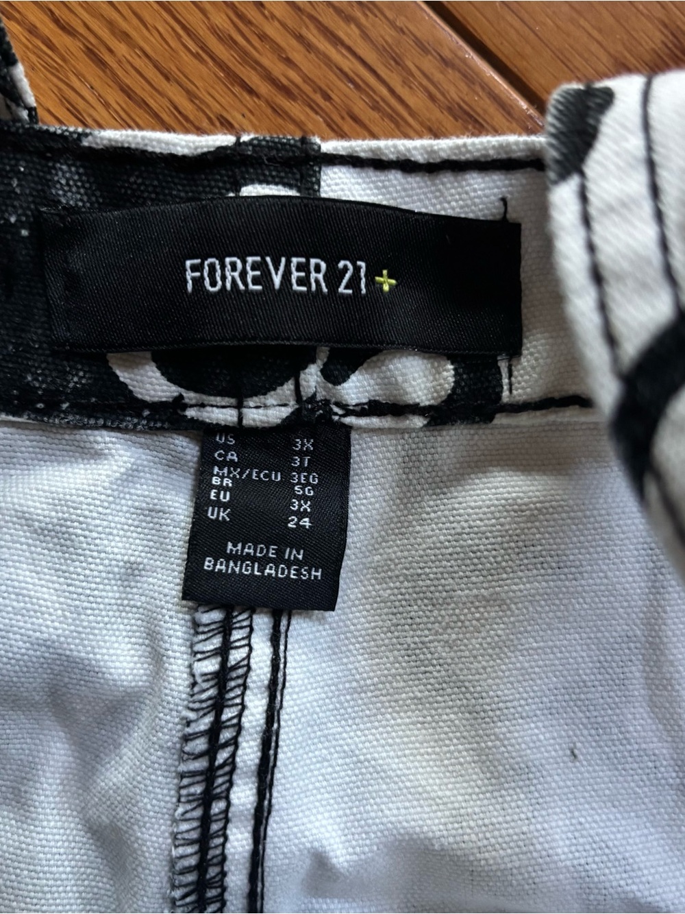 Double the Drama: Forever 21+ Color-Blocked Overalls - Picture 5 of 6